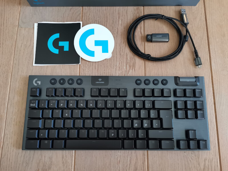 Logitech G915 TKL  indhold tastatur.jpg